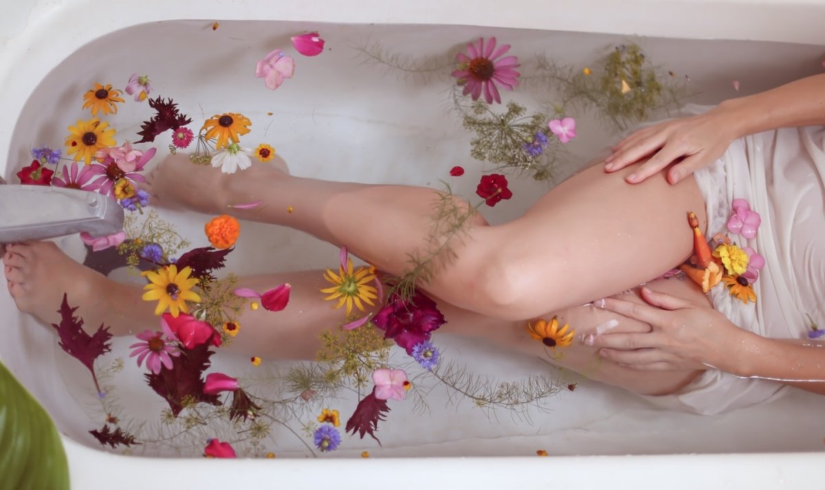 Self Care for Down There! <br>Toilet Paper & Your Vagina: <br>What You Need to Know